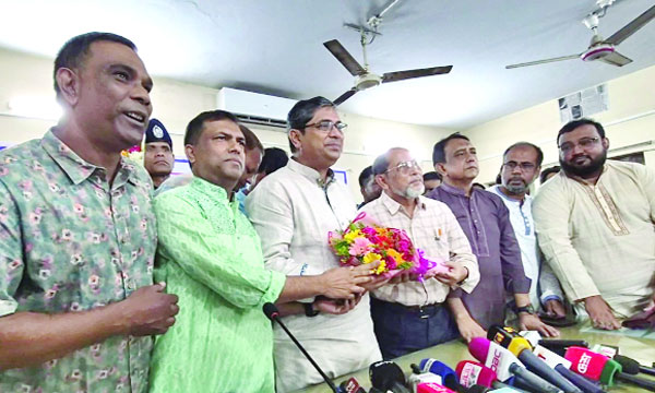 বগুড়ায় সাড়ে ১২ হাজার কোটির  রেল প্রকল্প একনেকে উঠছে  মতবিনিময় সভায় সমবায় প্রতিমন্ত্রী