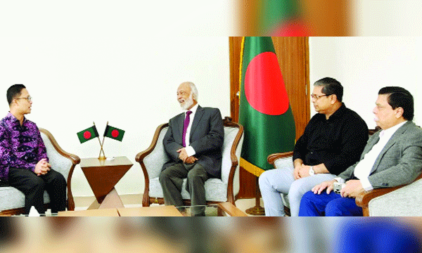 মালয়েশিয়ার হাইকমিশনার মোহাম্মদ শুহাদা ওসমান সচিবালয়ে এলজিআরডি মন্ত্রী ড. আবদুল মঈন খানের সাথে সাক্ষাৎ করেন : নয়া দিগন্ত