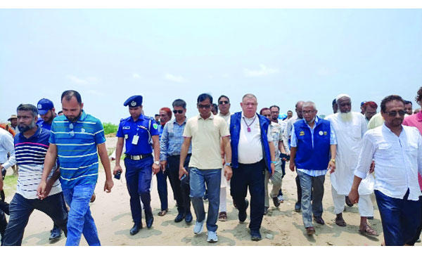 চীনা বিনিয়োগকারী প্রতিনিধিদলকে নিয়ে সিলেট-৪ আসনের বিভিন্ন এলাকা পরিদর্শনে আরিফুল হক চৌধুরী  :  নয়া দিগন্ত