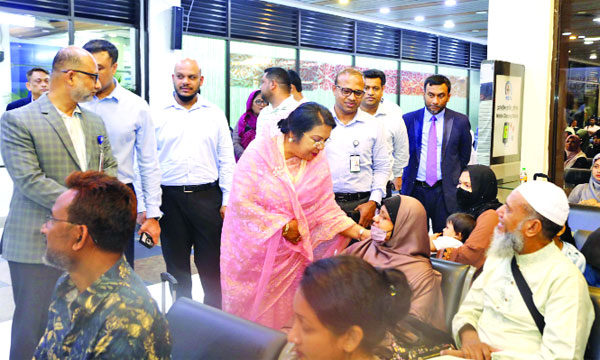 শাহজালাল বিমানবন্দরে বিমানের নারিতা রুটের যাত্রীদের শুভেচ্ছা জানান বিমানমন্ত্রী আফরোজা খানম : নয়া দিগন্ত