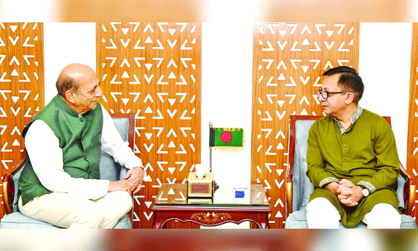 বাণিজ্যমন্ত্রী খন্দকার আব্দুল মুক্তাদিরের সাথে ভারতের হাইকমিশনার দীনেশ ত্রিবেদী সাক্ষাৎ করেন  : পিআইডি