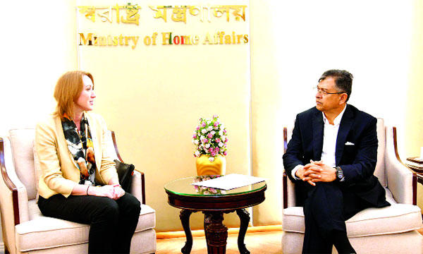 স্বরাষ্ট্রমন্ত্রী সালাহউদ্দিন আহমদের সাথে অস্ট্রেলিয়ার রাষ্ট্রদূত সুশান রাইল সাক্ষাৎ করেন  : পিআইডি