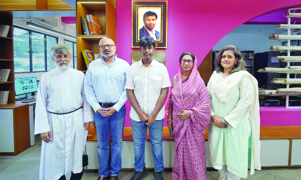 সেন্ট যোসেফ উচ্চবিদ্যালয়ের লাইব্রেরিকে সামাজিক দায়বদ্ধতা কর্মসূচির আওতায় আধুনিকায়ন করেছে বিকাশ