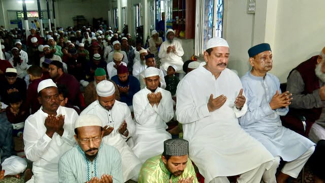 ঈদের জামাতে দোয়া