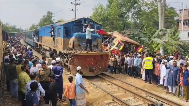 দুর্ঘটনায় উদ্ধার কাজ সম্পন্ন