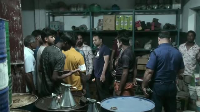 অবৈধভাবে মজুদ ডিজেল