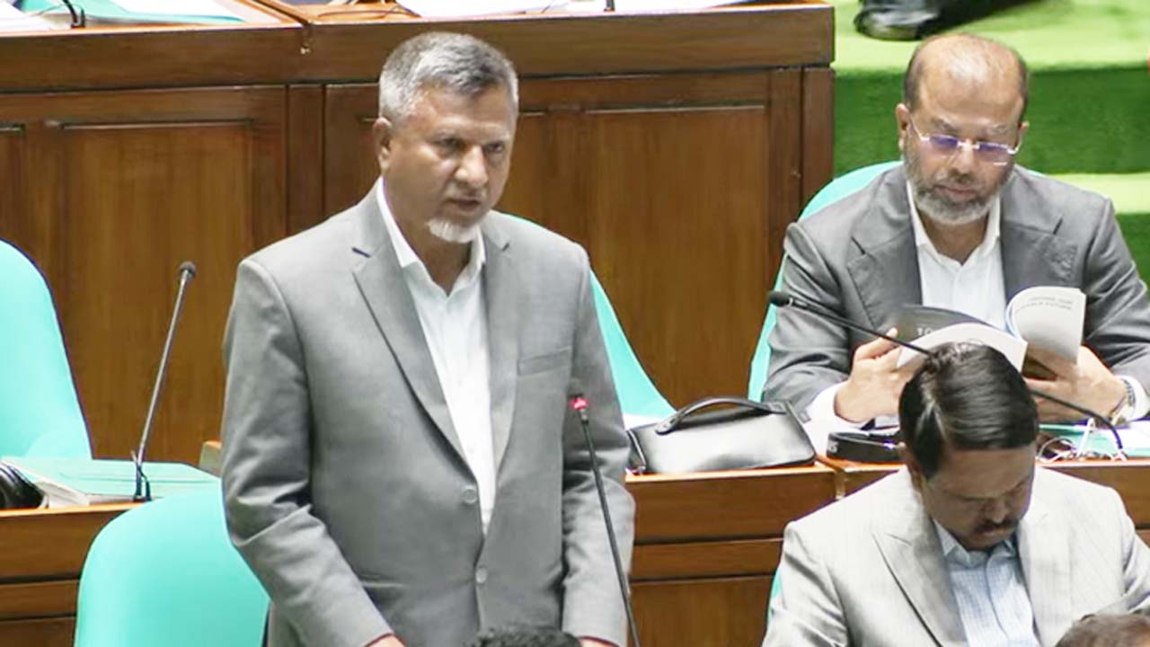 সংসদে কথা বলেন খাদ্য প্রতিমন্ত্রী মো: আব্দুল বারী