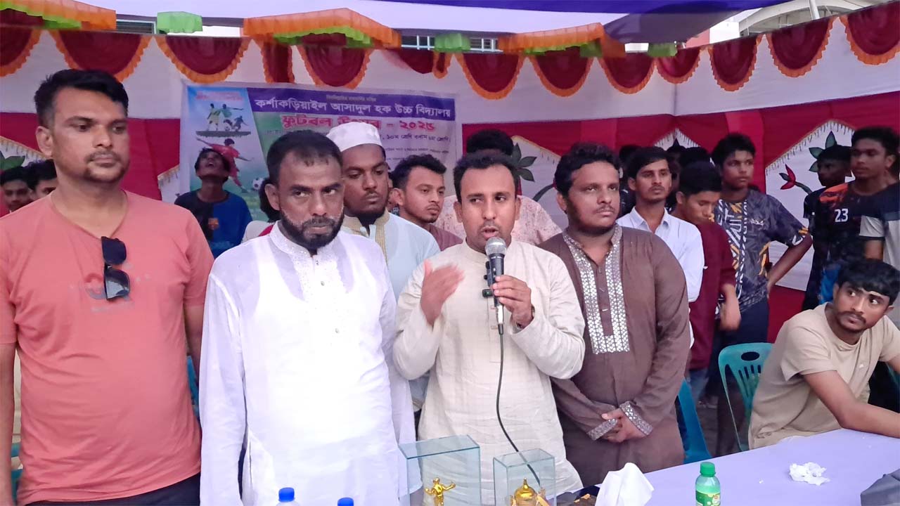 কিশোরগঞ্জে সদর উপজেলায় বক্তব্য রাখেন আবু হানিফ