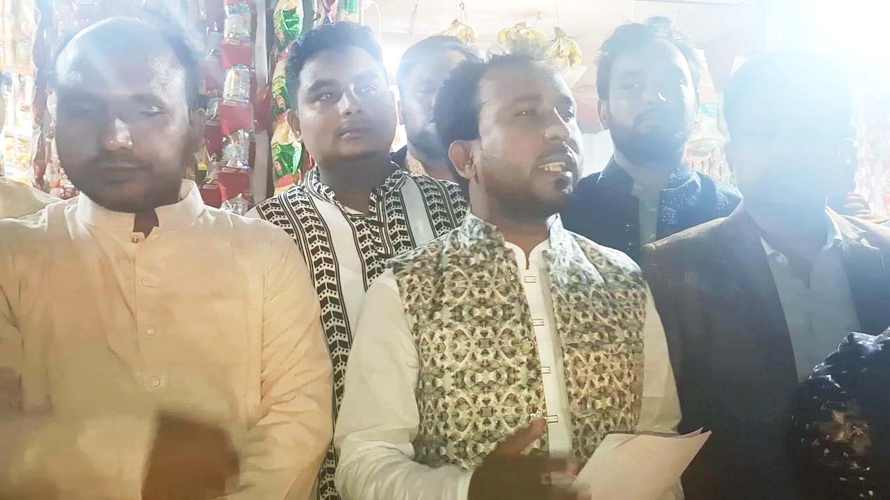 কিশোরগঞ্জ-১ আসনের প্রার্থী আবু হানিফের হোসেনপুর বাজারে গণসংযোগ