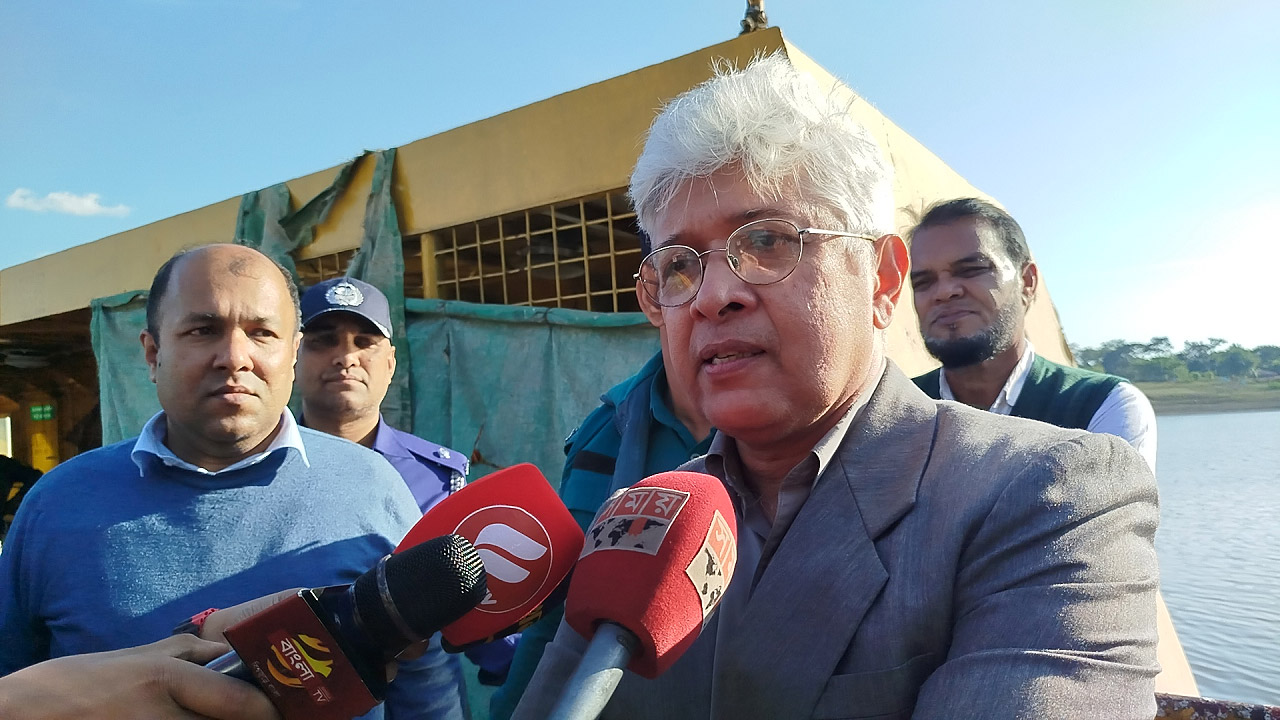 উপদেষ্টা আদিলুর রহমান