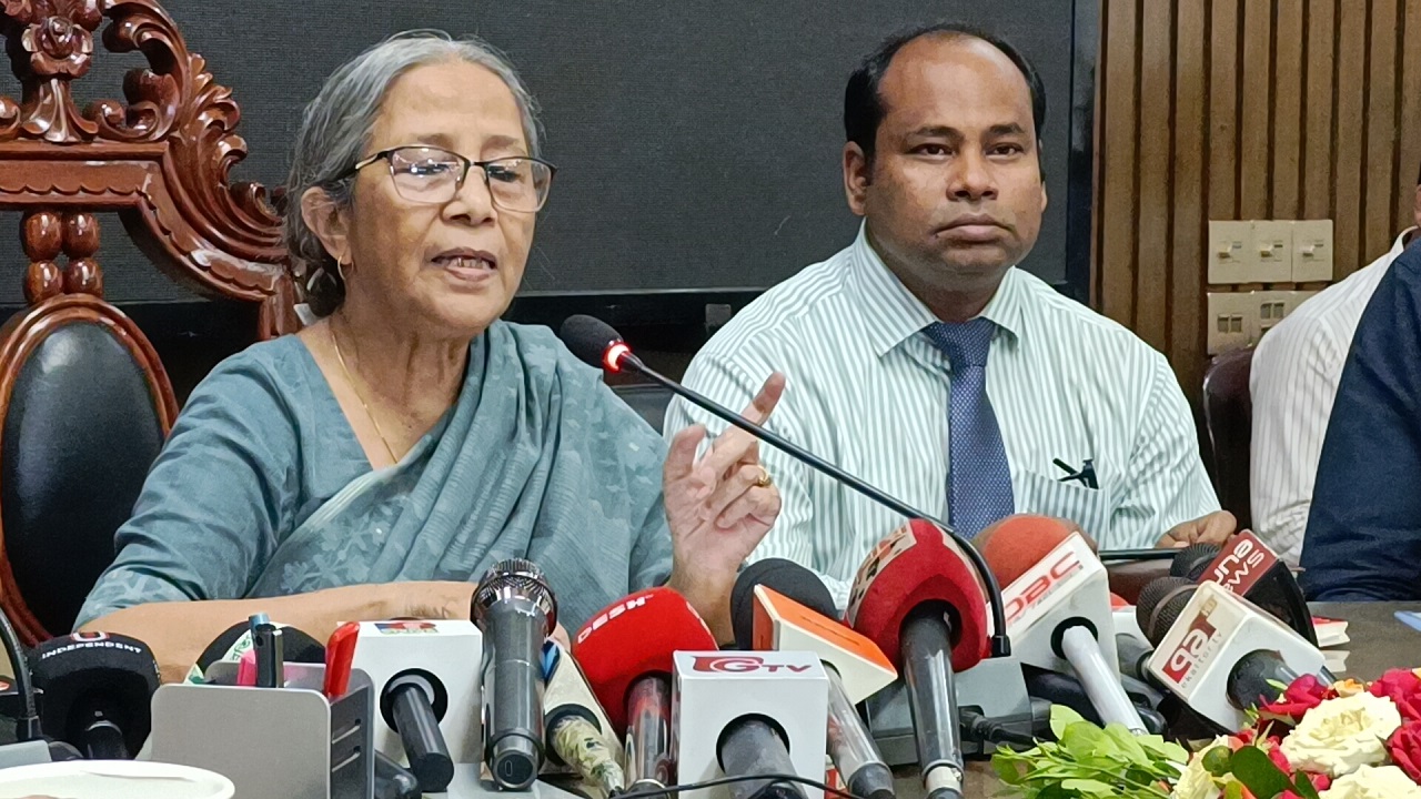 কুড়িগ্রামে মৎস্য ও প্রাণিসম্পদ উপদেষ্টা ফরিদা আখতার