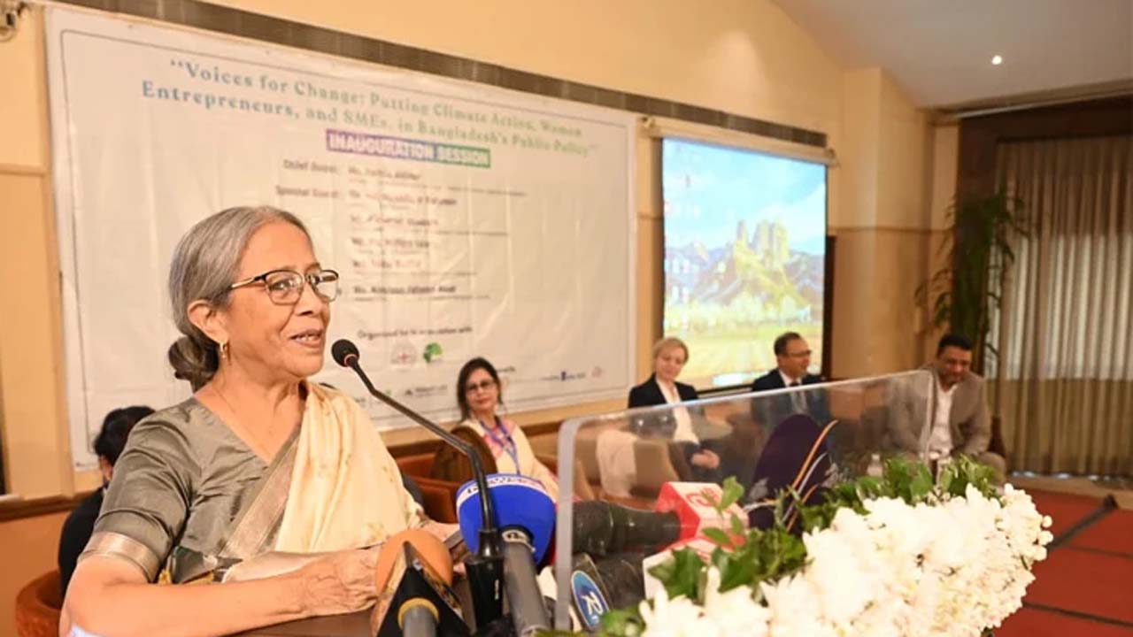 জলবায়ু পরিবর্তন বিষয়ক এক সেমিনারে প্রধান অতিথির বক্তব্যে মৎস্য ও প্রাণিসম্পদ উপদেষ্টা ফরিদা আখতার