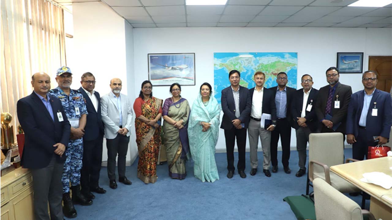 বিমানের কর্মকর্তা-কর্মচারীদের সাথে মতবিনিময় সভায় মন্ত্রী আফরোজা খানম