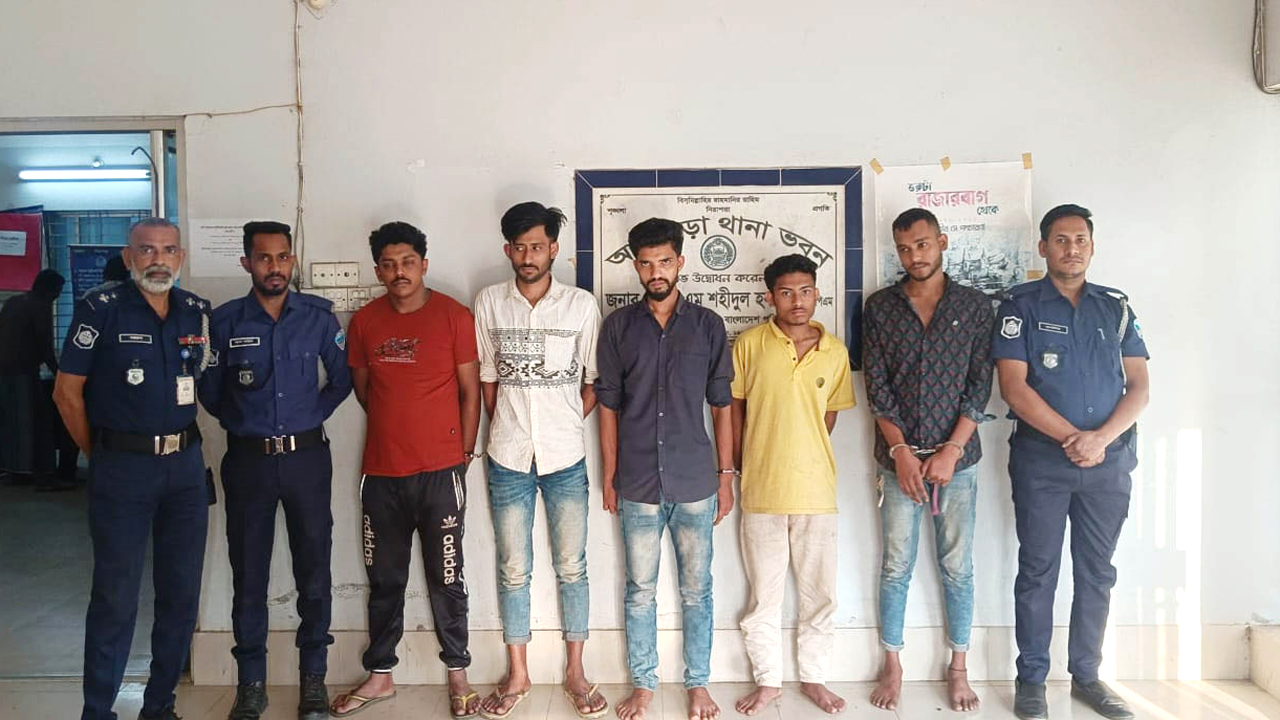 আখাউড়া গ্রেফতার হওয়া আসামিরা