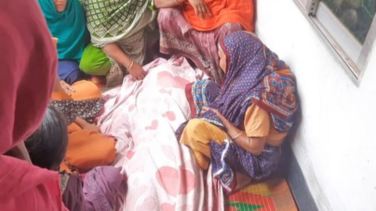 ঈশ্বরদীতে সড়ক দুর্ঘটনায় আলিম পরীক্ষার্থীর মৃত্যু