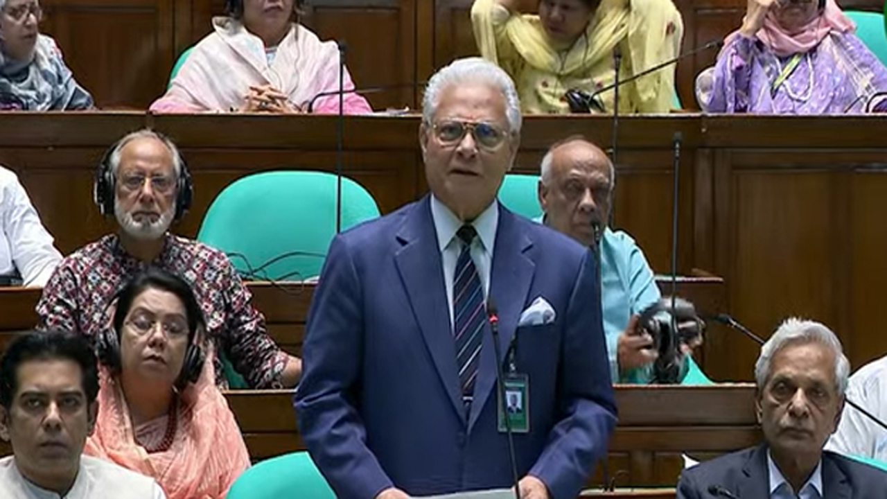 আলতাফ হোসেন চৌধুরী আজ জাতীয় সংসদে ২০২৬-২৭ অর্থবছরের প্রস্তাবিত বাজেটের ওপর কথা বলেন