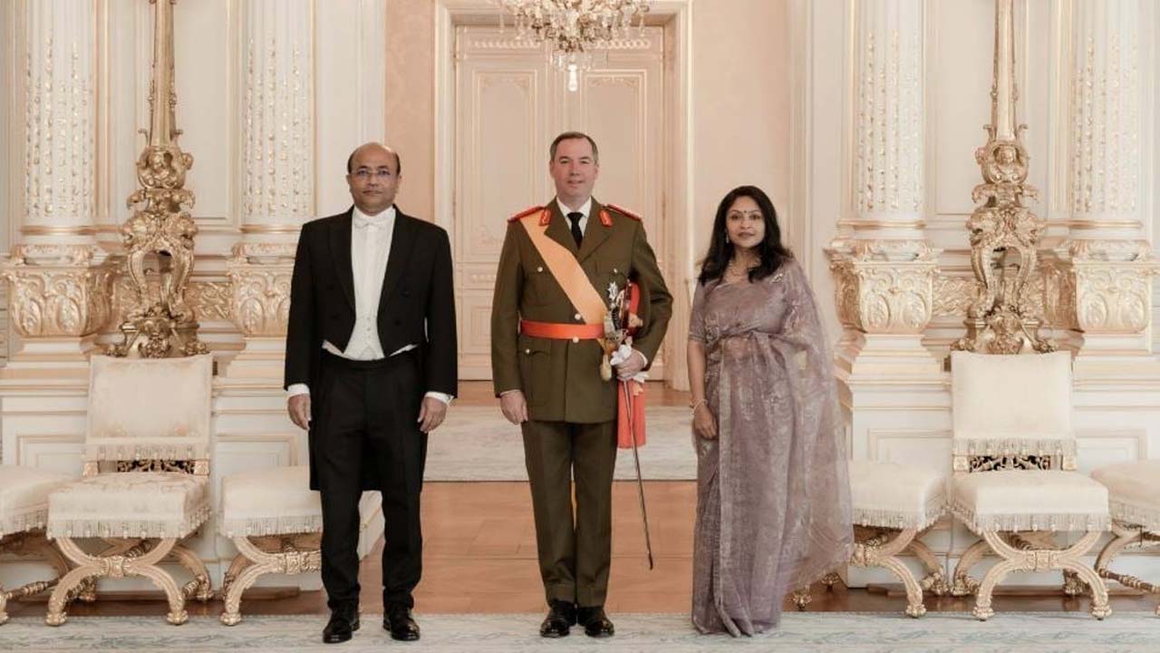 লুক্সেমবার্গের গ্র্যান্ড ডিউকের কাছে পরিচয়পত্র পেশ করেছেন বাংলাদেশের রাষ্ট্রদূত