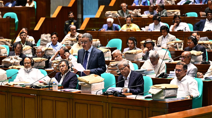 জাতীয় সংসদে বাজেট উপস্থাপন করেন অর্থমন্ত্রী আমির খসরু মাহমুদ চৌধুরী