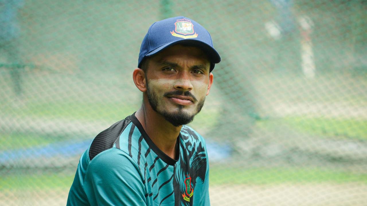 পাকিস্তানের বিপক্ষে টেস্ট সিরিজের দলে সুযোগ পেয়েছেন অমিত হাসান