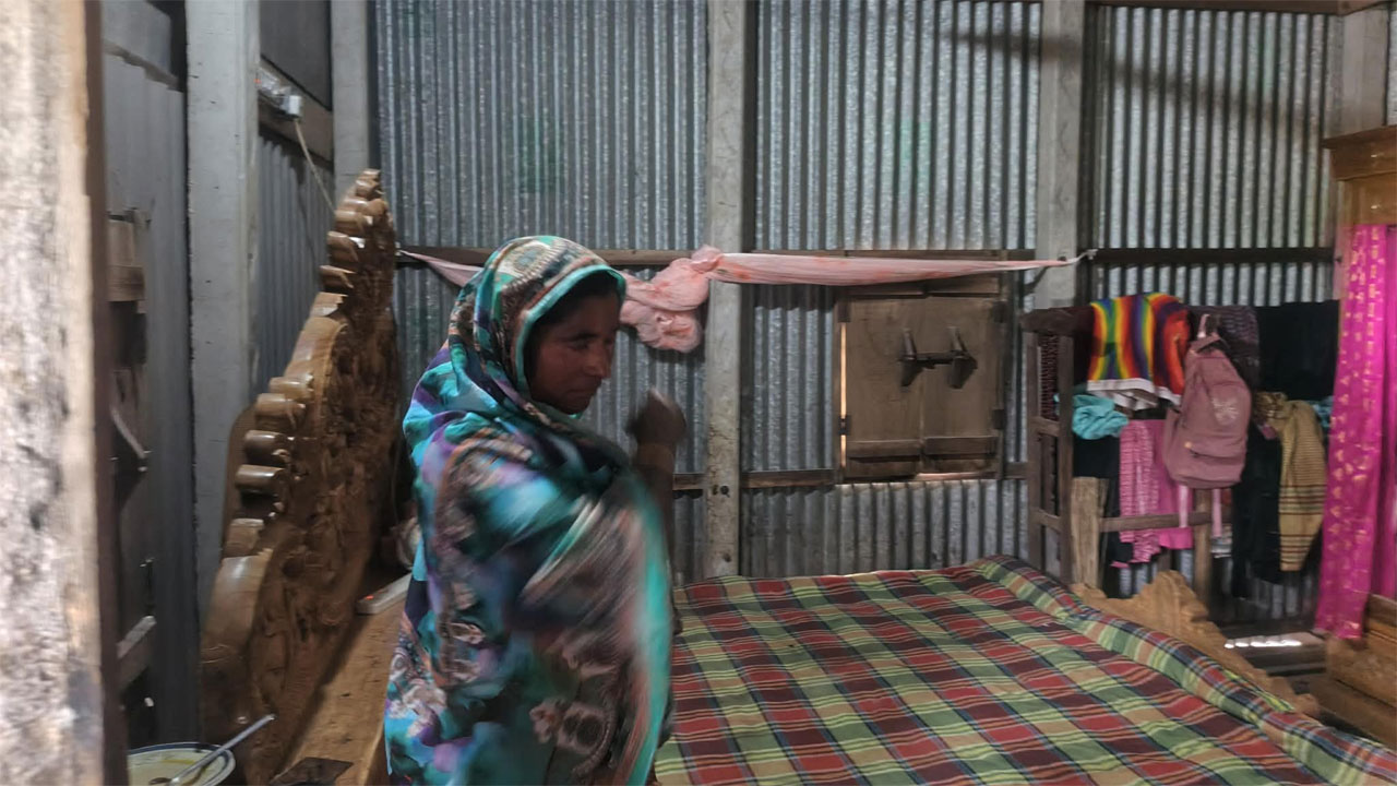 আড়াইহাজারে গভীর রাতে ডাকাতি