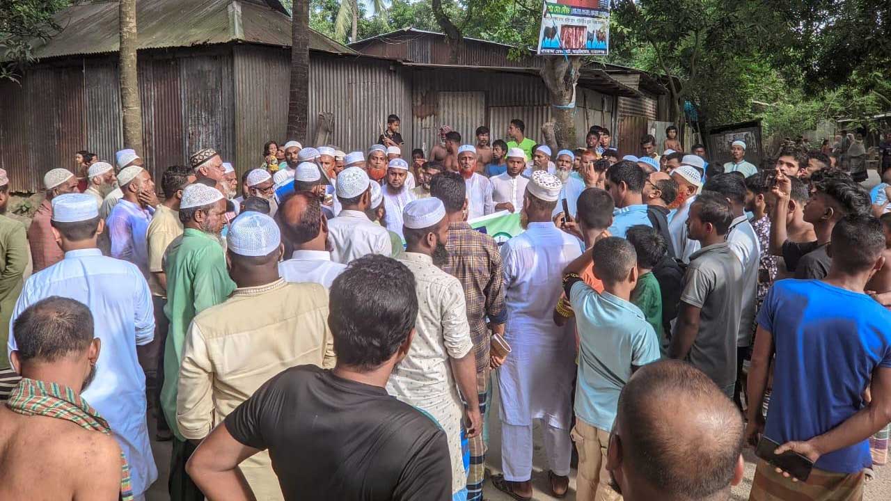 আড়াইহাজার উপজেলার মোহনপুরে হামলার প্রতিবাদে জামায়াতের বিক্ষোভ