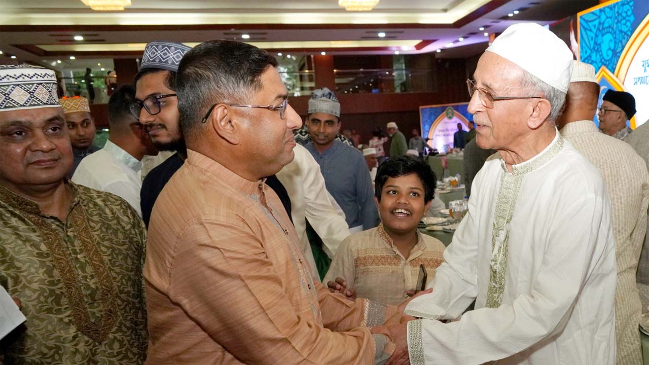 যুদ্ধাহত বীর মুক্তিযোদ্ধাদের সম্মানে সেনাবাহিনীর ইফতার