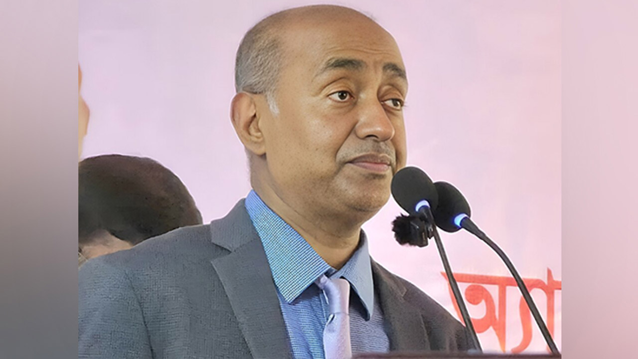আইন, বিচার ও সংসদবিষয়ক মন্ত্রী মো: আসাদুজ্জামান