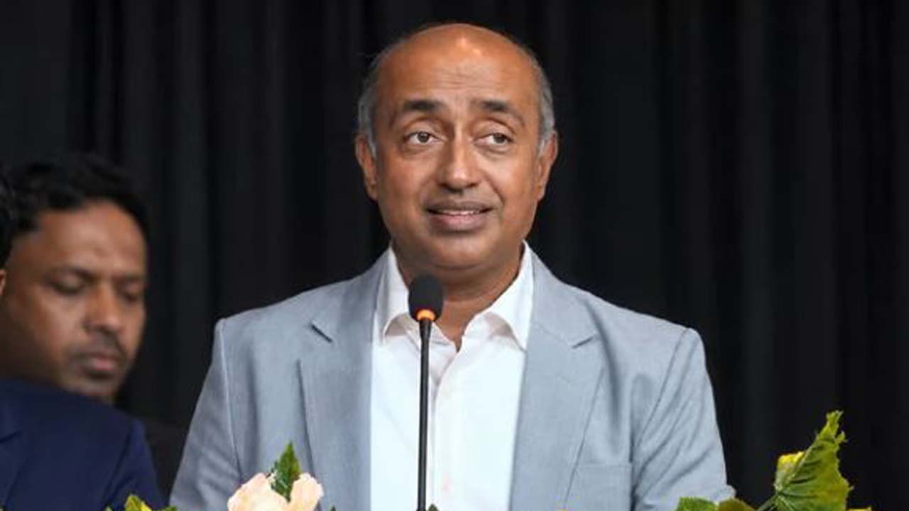 আইনমন্ত্রী অ্যাডভোকেট মো: আসাদুজ্জামান