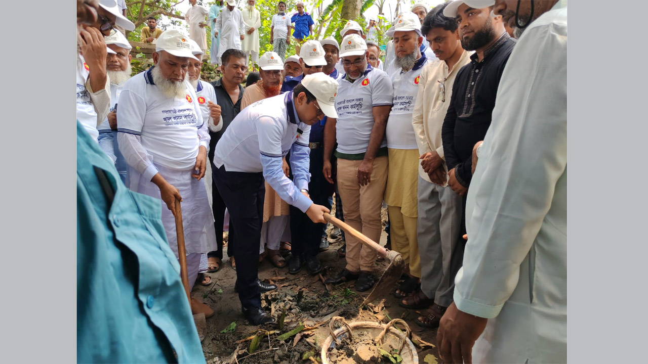 আশুগঞ্জে খাল খনন কাজের উদ্বোধন