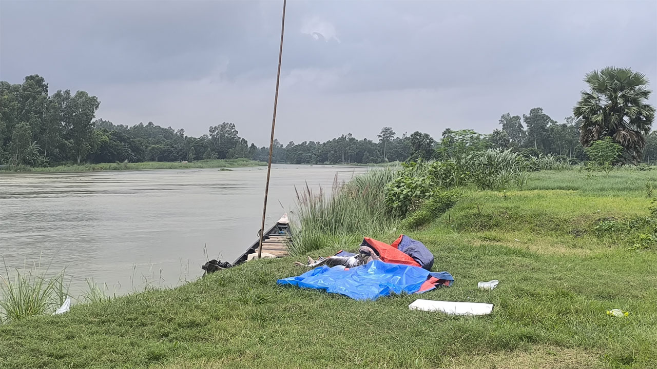 আশুলিয়ার বংশী নদী থেকে লাশ উদ্ধার করা হয়েছে