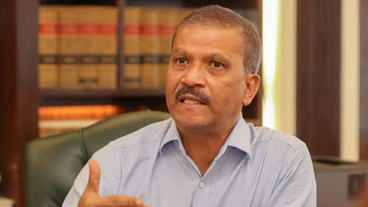 উপদেষ্টা আসিফ নজরুল