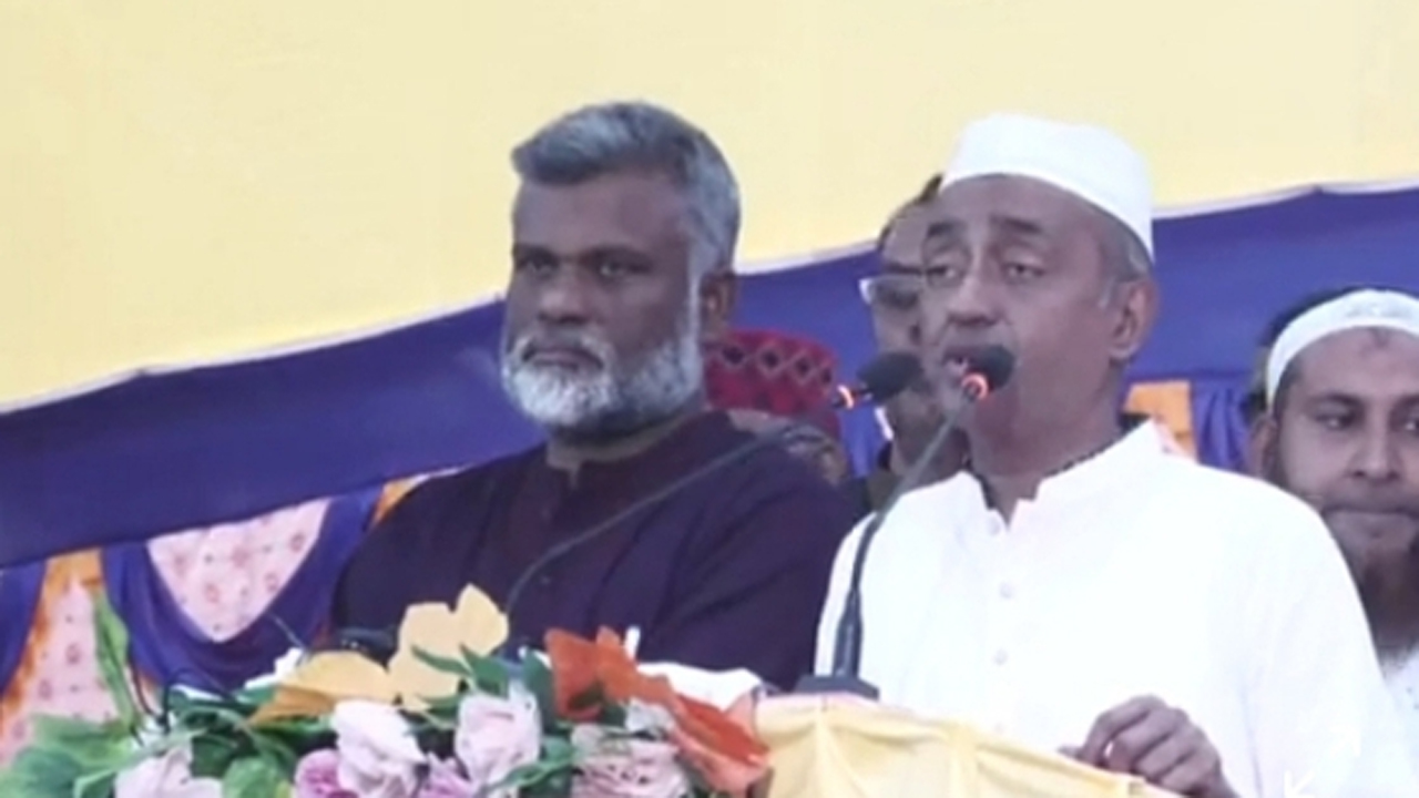 অনুষ্ঠানে বক্তব্য দিচ্ছেন অ্যাটর্নি জেনারেল মোহাম্মদ আসাদুজ্জামান