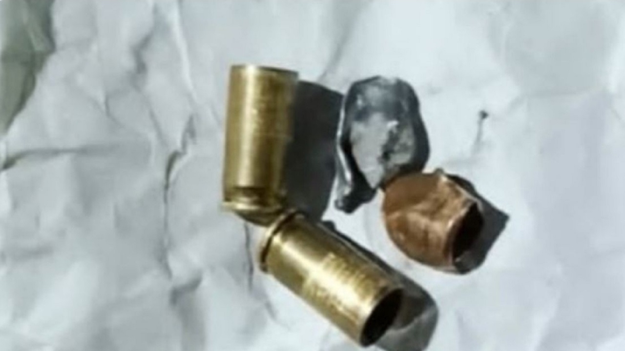 অভয়নগরে চাঁদা না দেয়ায় ব্যবসায়ীর বাড়িতে গুলিবর্ষণ