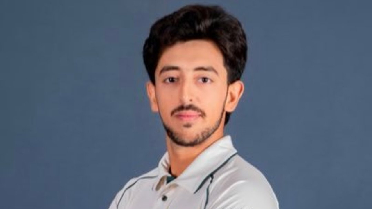 আজান আওয়াইস