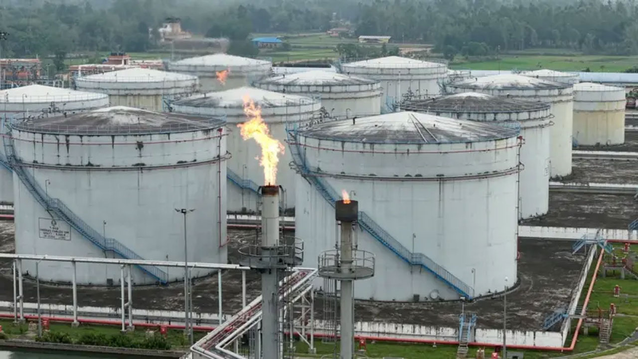সিলেট গ্যাসফিল্ডসে পেট্রোল ও অকটেন উৎপাদন