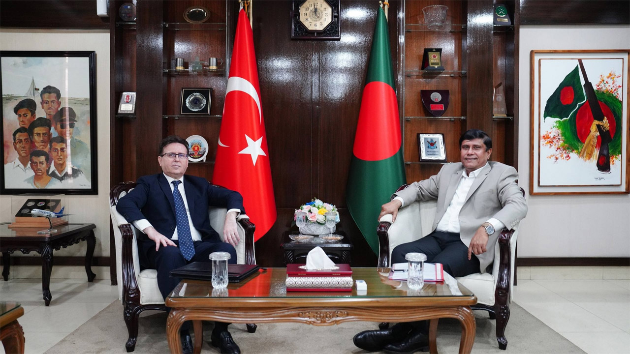 প্রধানমন্ত্রীর প্রতিরক্ষা উপদেষ্টা ও তুরস্কের রাষ্ট্রদূত