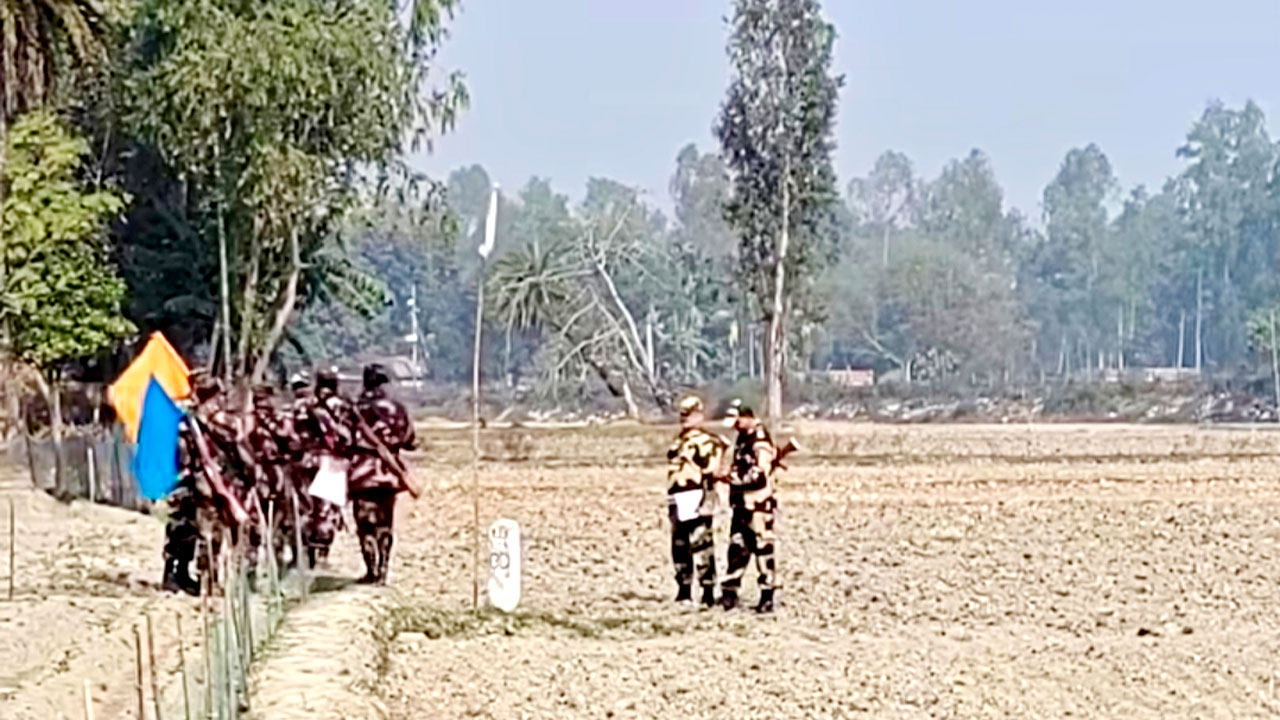 বিএসএফের রাস্তা নির্মাণকে কেন্দ্র করে বিজিবি-বিএসএফ পতাকা বৈঠক