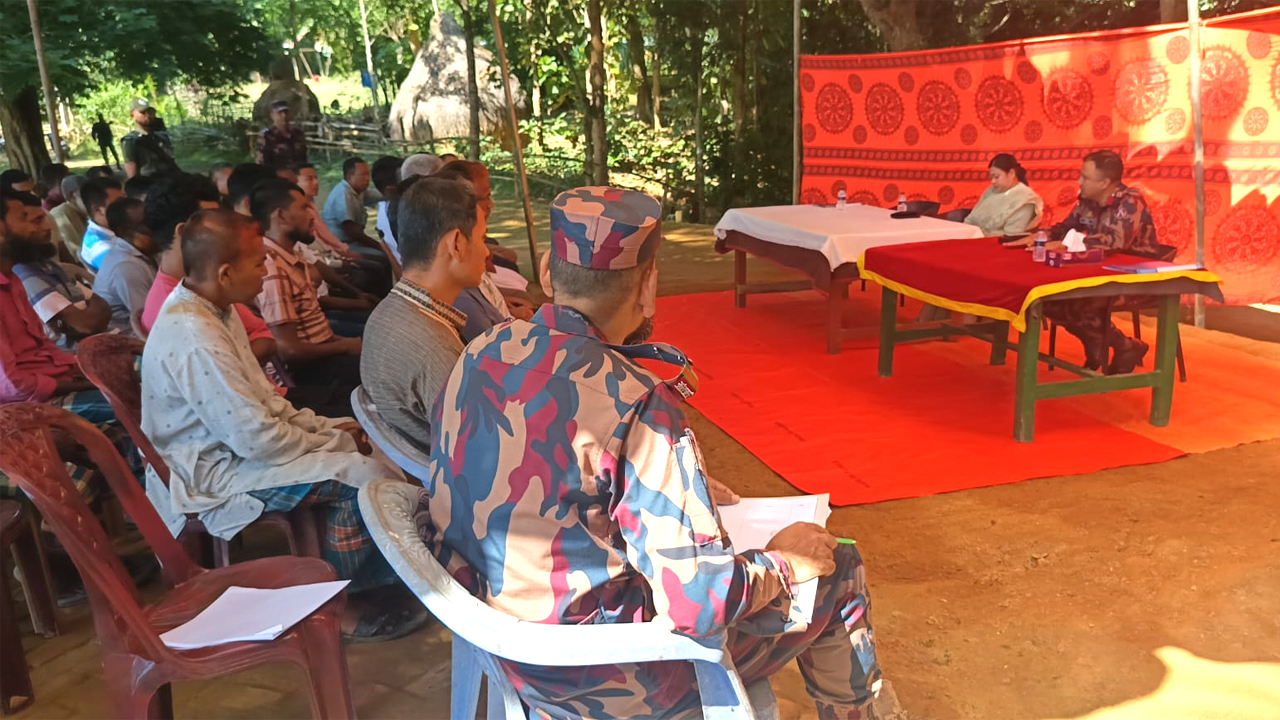 উভয় পক্ষকে নিয়ে বৈঠক অনুষ্ঠিত হয়