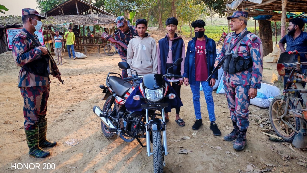 চুয়াডাঙ্গা ও দামুড়হুদা সীমান্তে বিজিবির তল্লাশি জোরদার