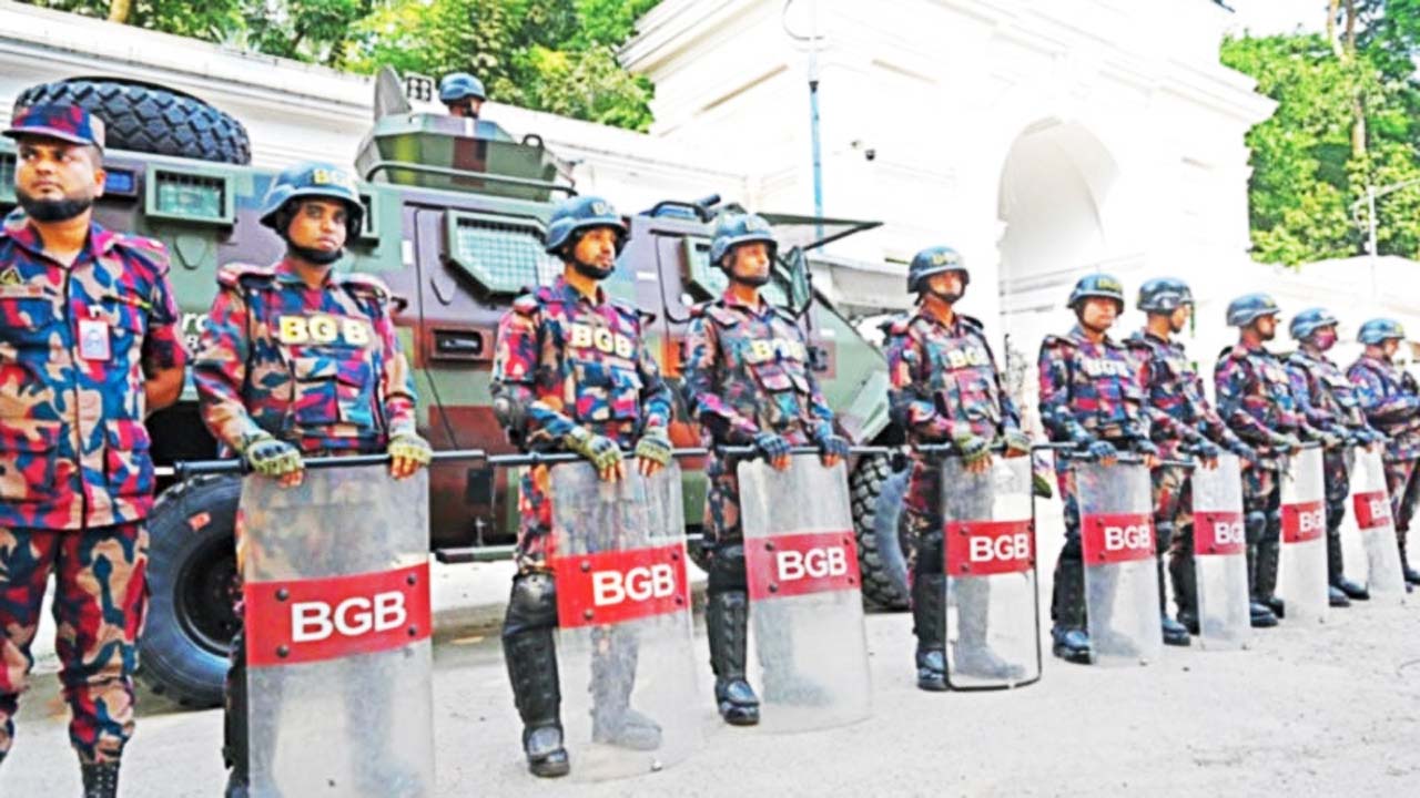 আইনশৃঙ্খলা রক্ষায় ১২ প্লাটুন বিজিবি মোতায়েন