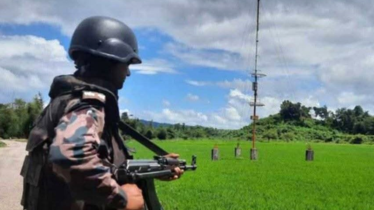 সতর্ক অবস্থানে বিজিবি