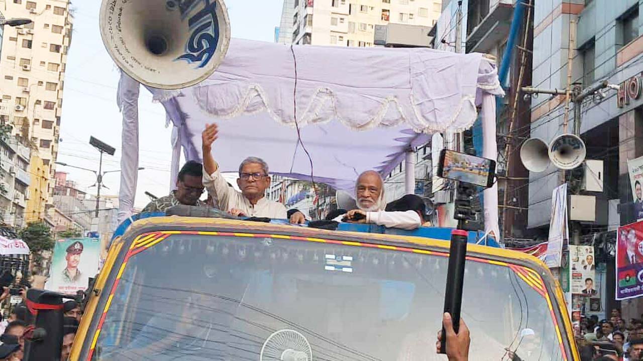 বিএনপির র‌্যালিতে মির্জা ফখরুল ও অন্য নেতারা
