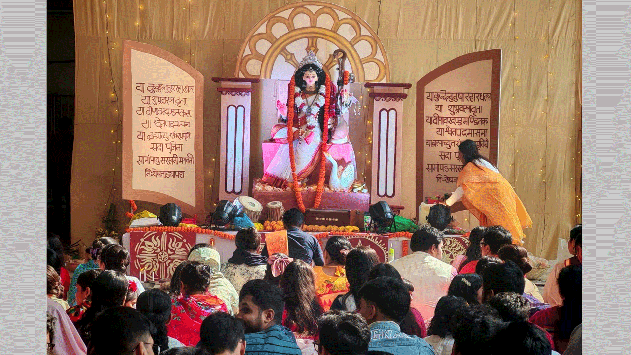 বুটেক্সে সনাতনী শিক্ষার্থীদের উদ্যোগে সরস্বতী পূজা অনুষ্ঠিত হয়েছে
