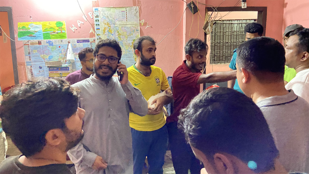 ববি শিক্ষার্থীর ভাড়া বাসায় পুলিশের তল্লাশি