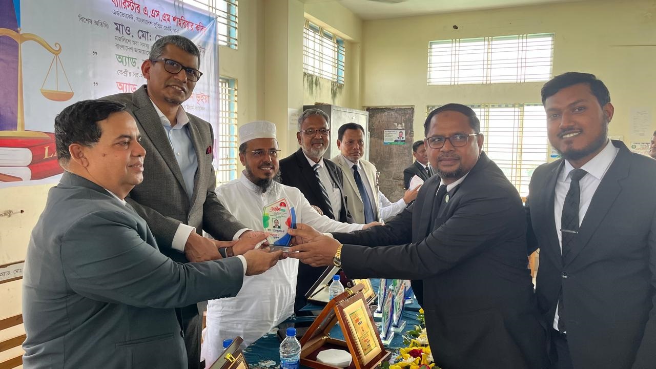 নবীন আইনজীবীদের সংবর্ধনা দিলো বাংলাদেশ লয়ার্স কাউন্সিল ব্রাহ্মণবাড়িয়া