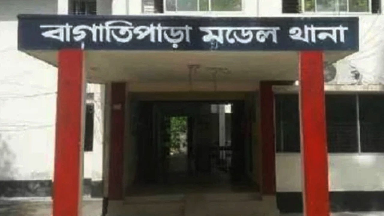 বাগাতিপাড়ায় সরকারি নার্স কোয়ার্টার থেকে যুবকের ঝুলন্ত লাশ উদ্ধার