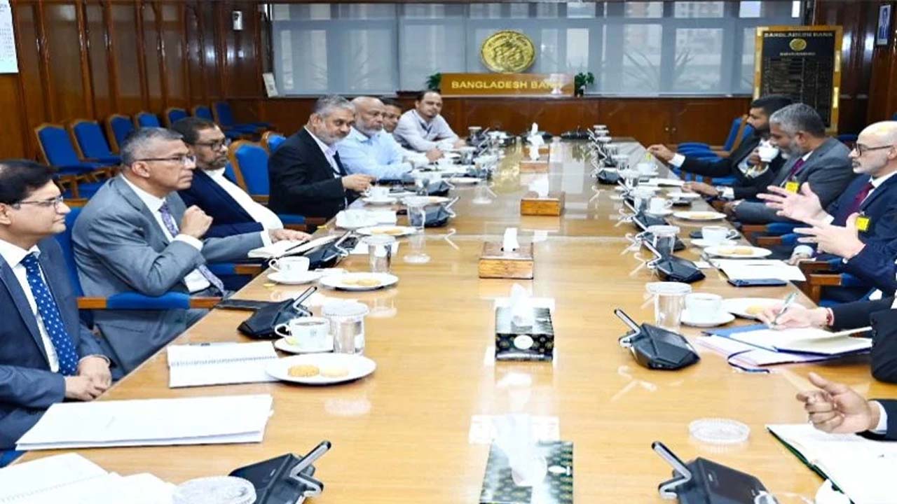 ভিসা প্রতিনিধিদলের সাথে বাংলাদেশ ব্যাংকের গভর্নরের বৈঠক