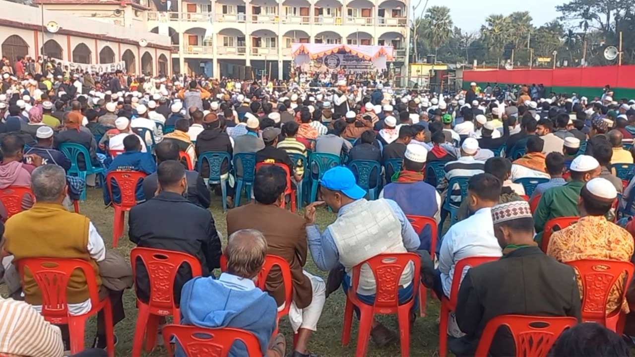 বেতাগী সরকারি পাইলট উচ্চ বিদ্যালয়ের মাঠে দাঁড়িপাল্লার নির্বাচনী জনসভা অনুষ্ঠিত হয়