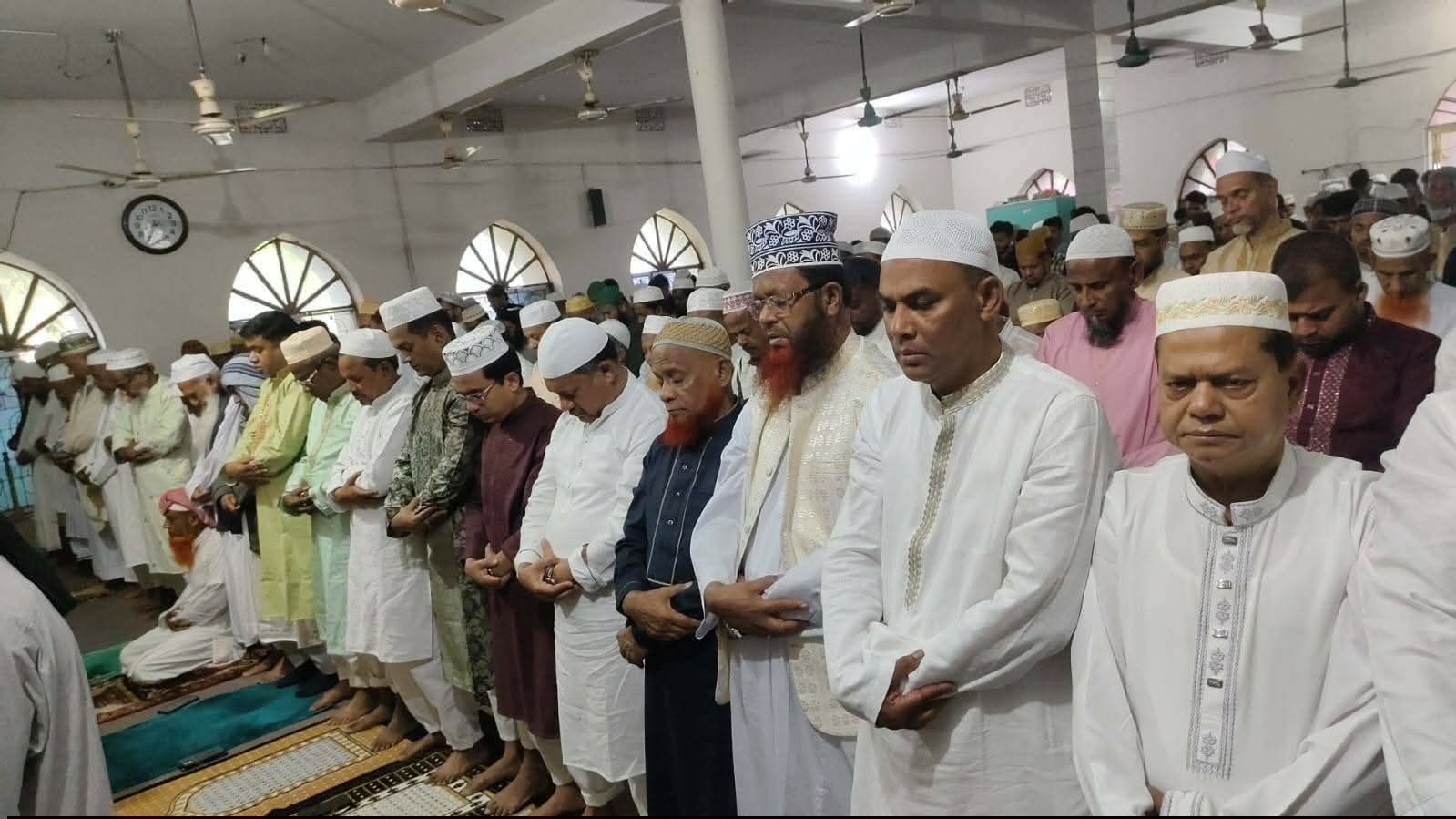 গৌরনদীর কেন্দ্রীয় ঈদগাহ মসজিদ