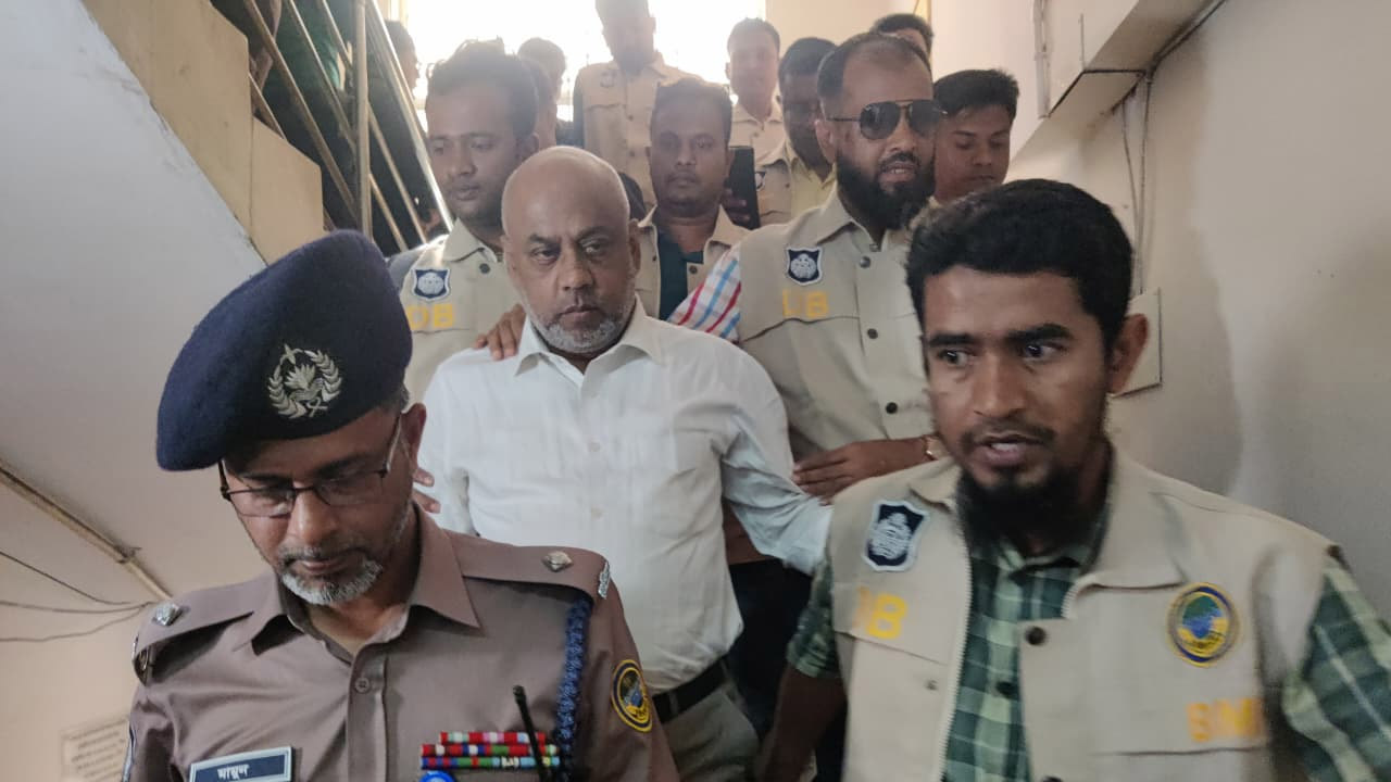 ১২ আইনজীবীর মধ্যে একজনকে জামিন দেয়া হয়নি